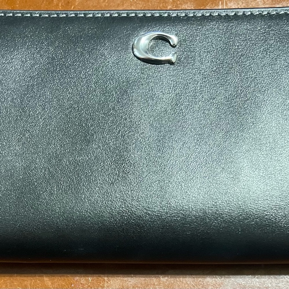 Coach Essential Slim Accordion Zip Wallet in black/silver - Picture 8 of 11